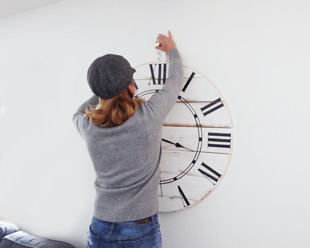 How To Hang A Wall Clock Storables
