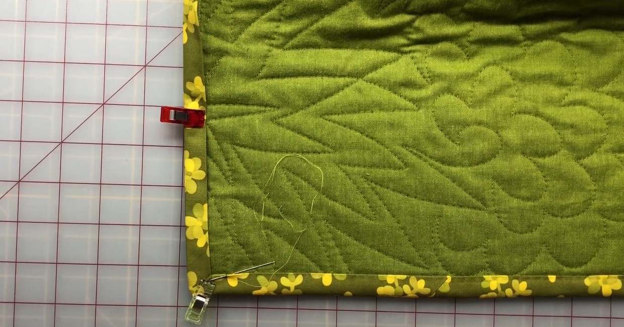 How To Miter Corners On Quilt Binding Storables
