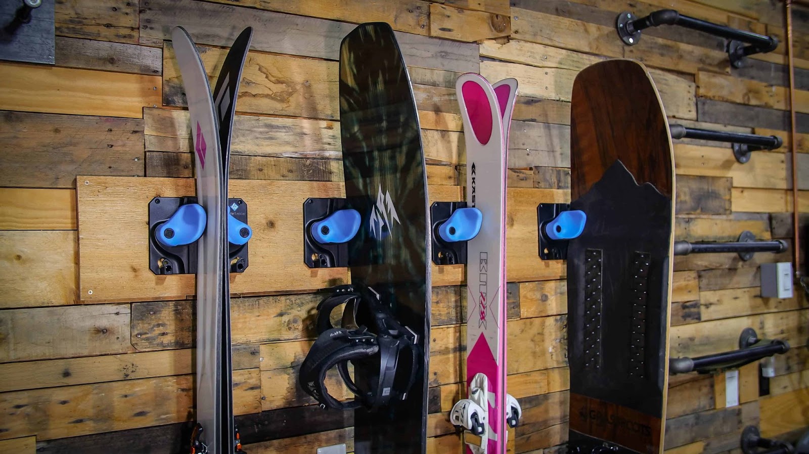 How To Store Skis In The Garage Storables