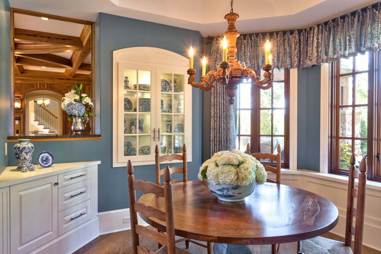How To Make A Small Dining Room Look Bigger Storables