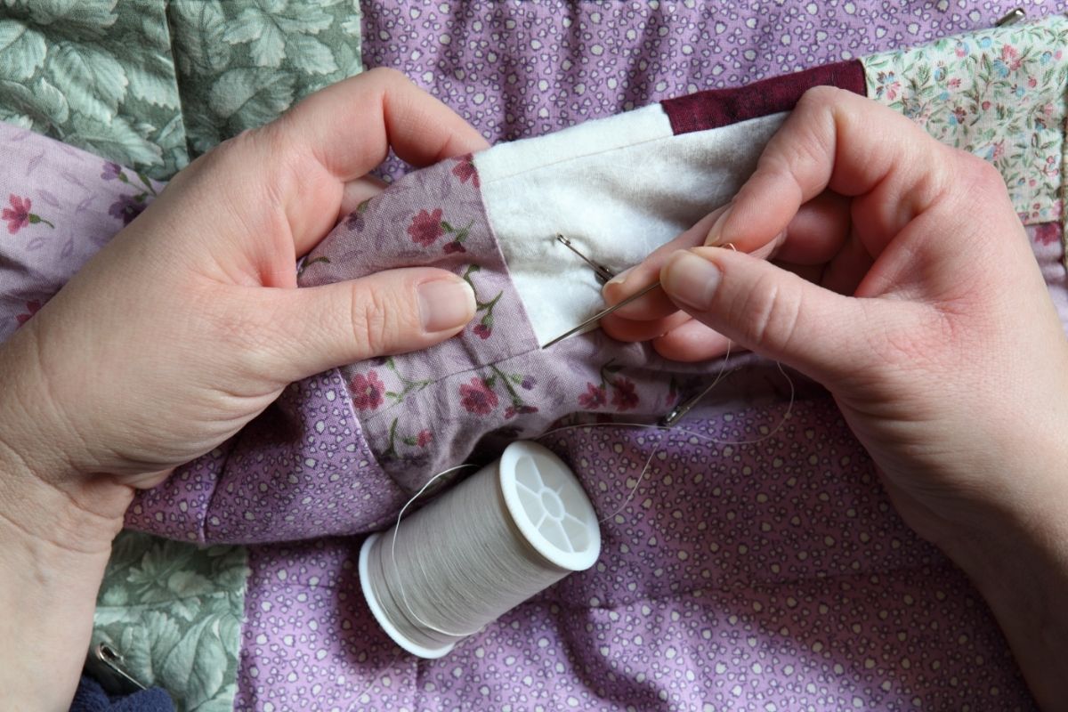 How To Tell If A Quilt Is Handmade Storables
