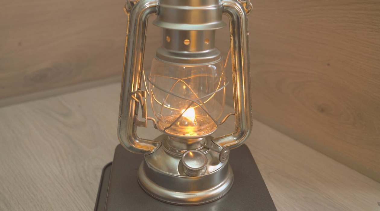 How To Use An Oil Lamp Storables