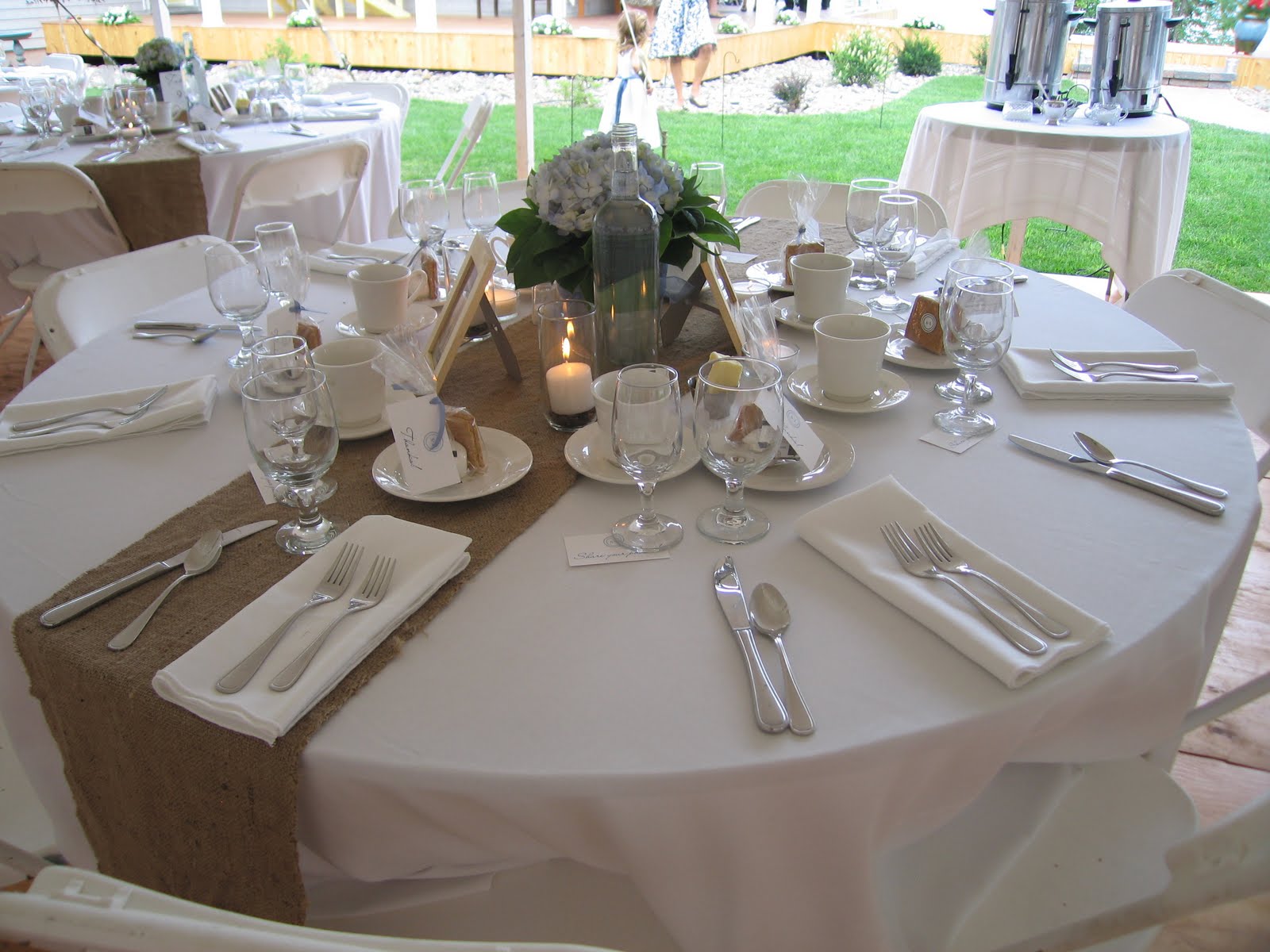 How To Use Table Runners On Round Tables Storables