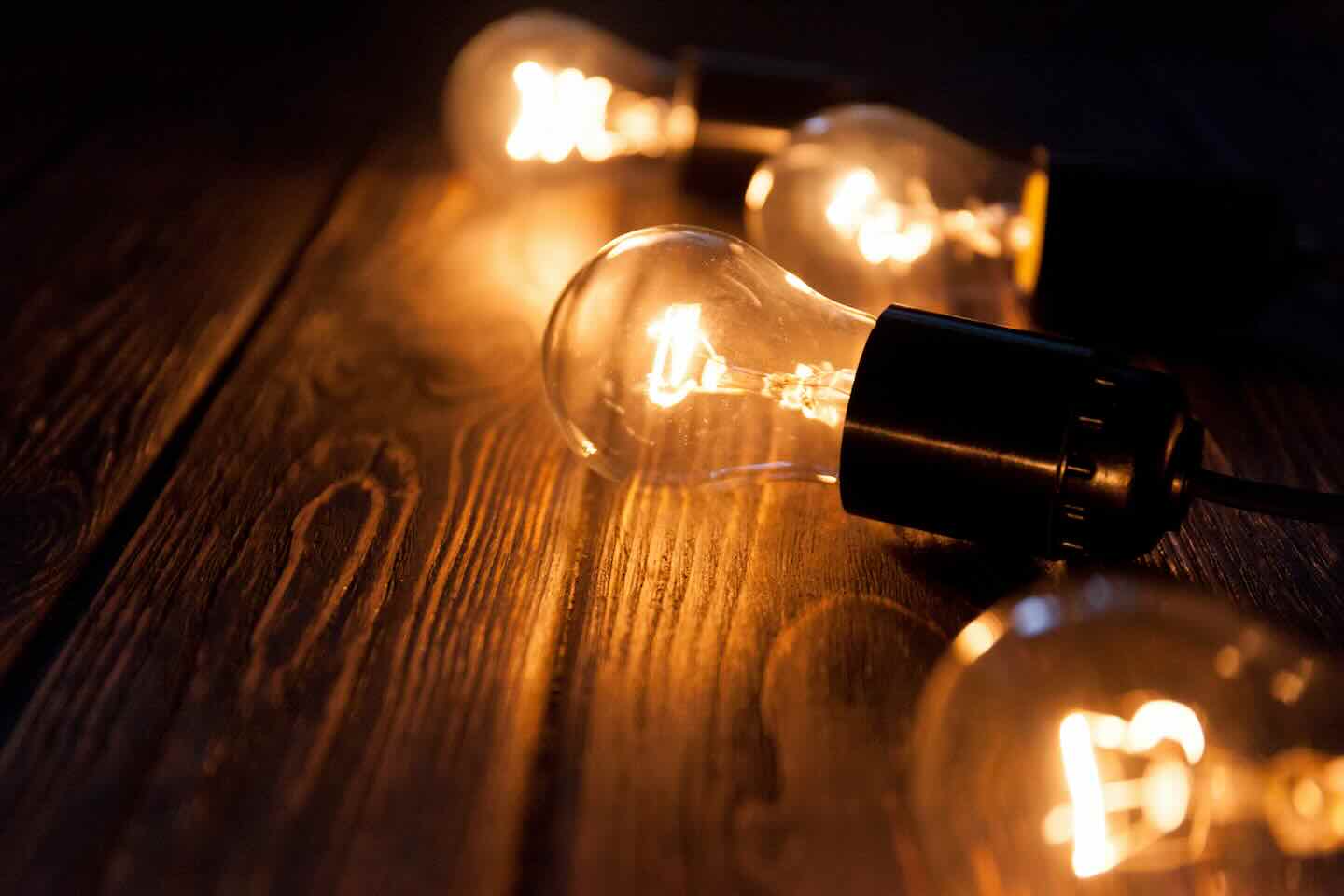 What Is An Incandescent Lamp Storables