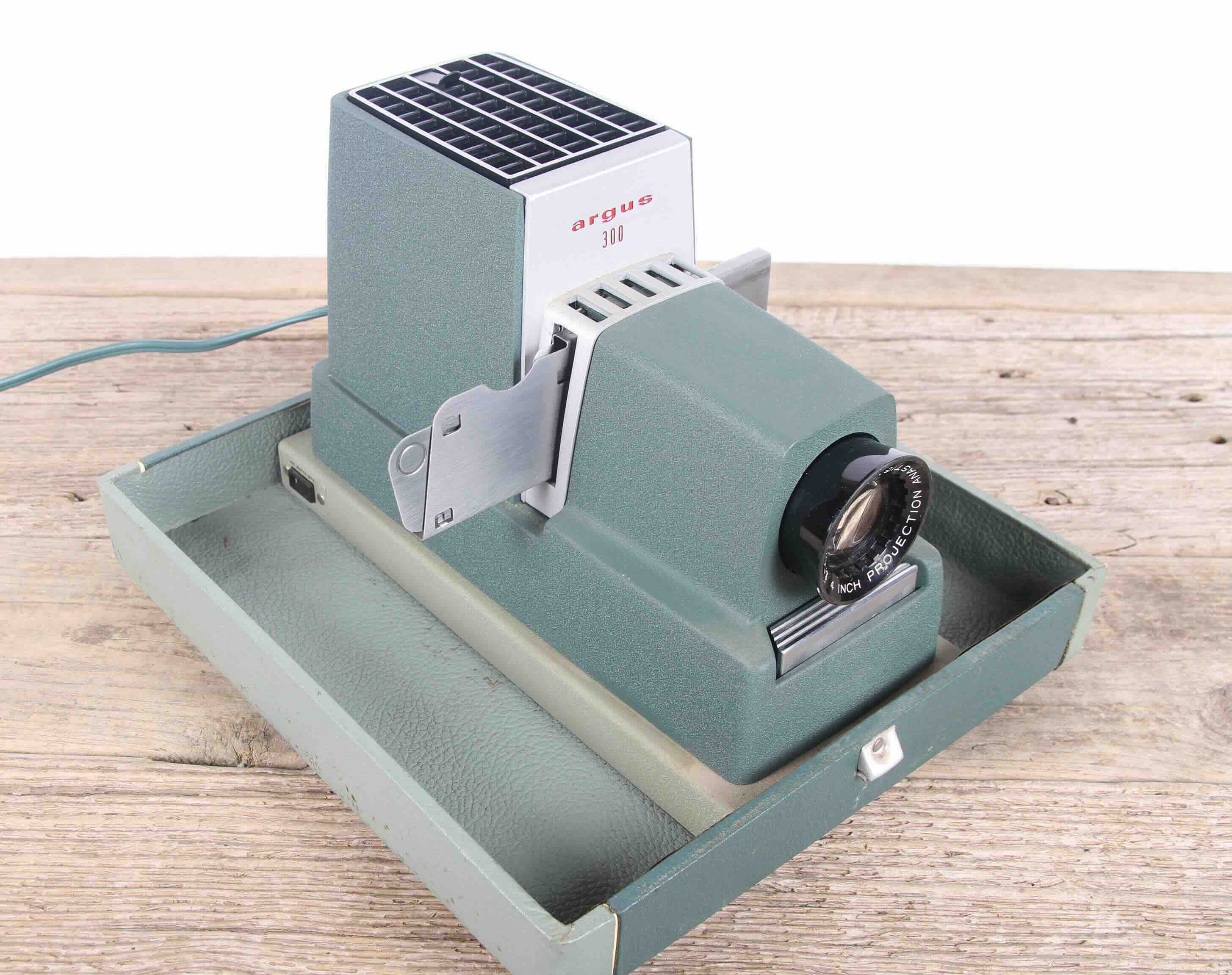 10 Best Slide Projector For Old Slides For 2023 Storables