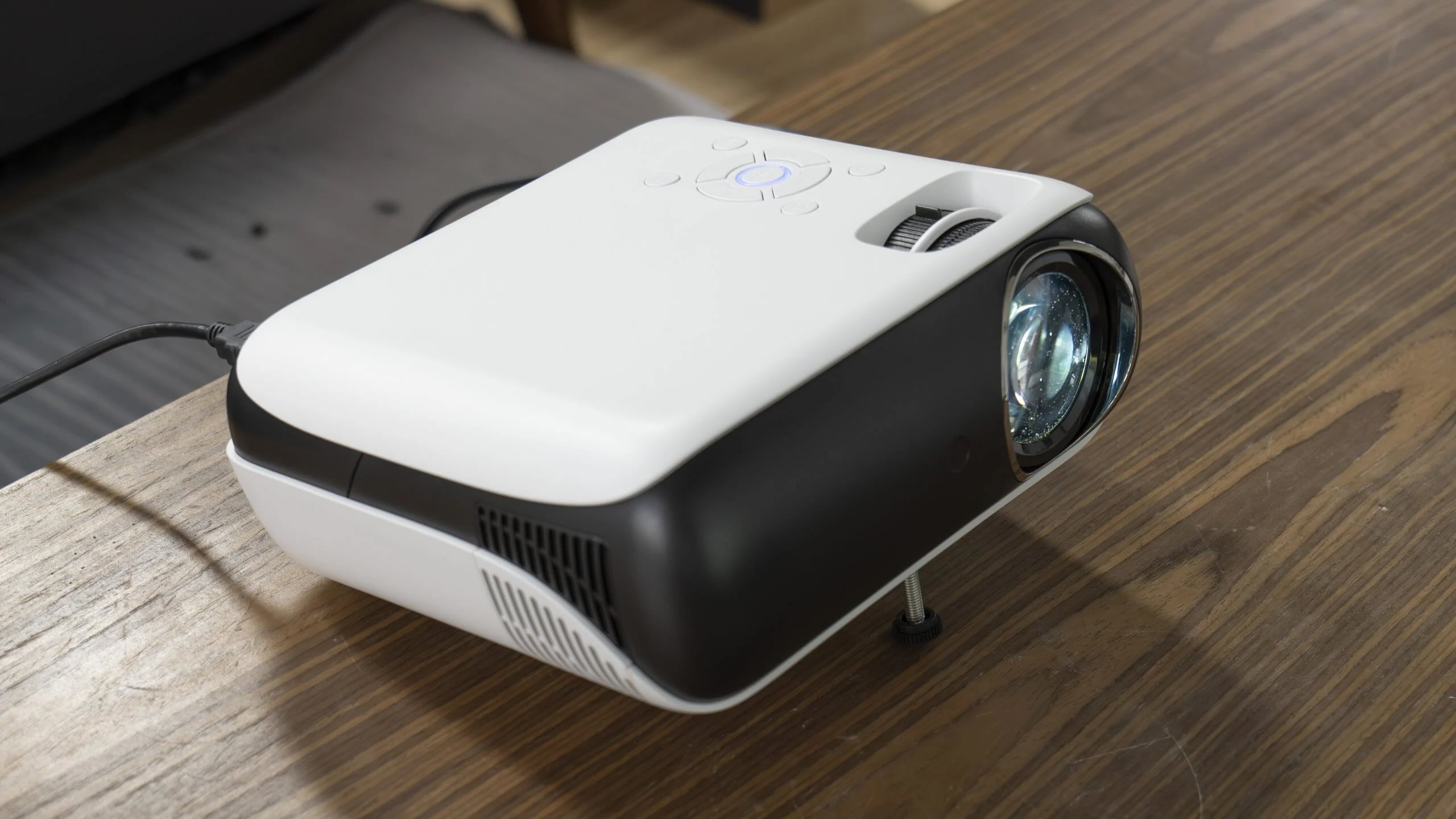 How To Adjust Brightness On Projector Storables