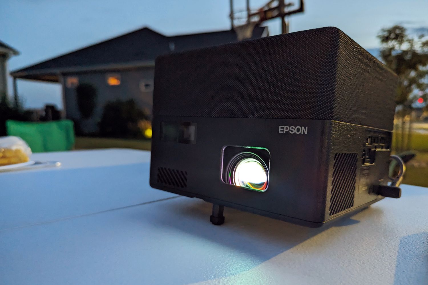 How To Get A Projector To Work Outside Storables