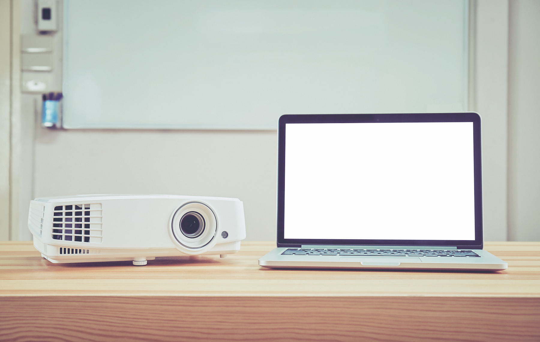 How To Project HP Laptop To Projector Storables