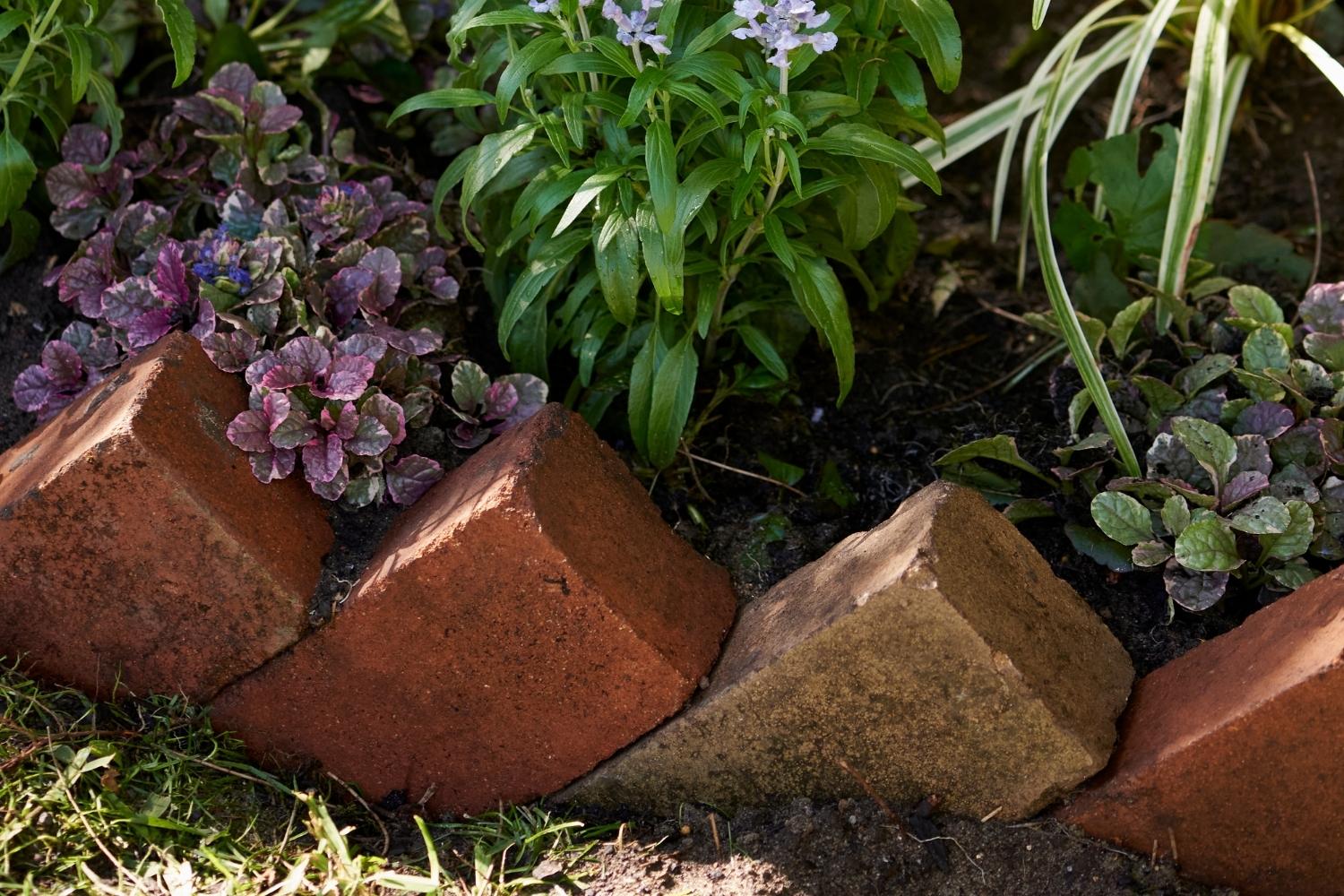 How To Install Sawtooth Brick Edging Storables