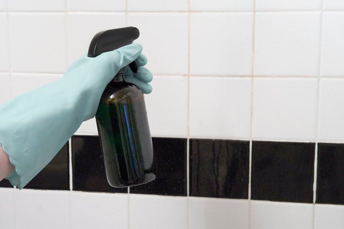 How To Remove Rust From A Shower Tile Storables