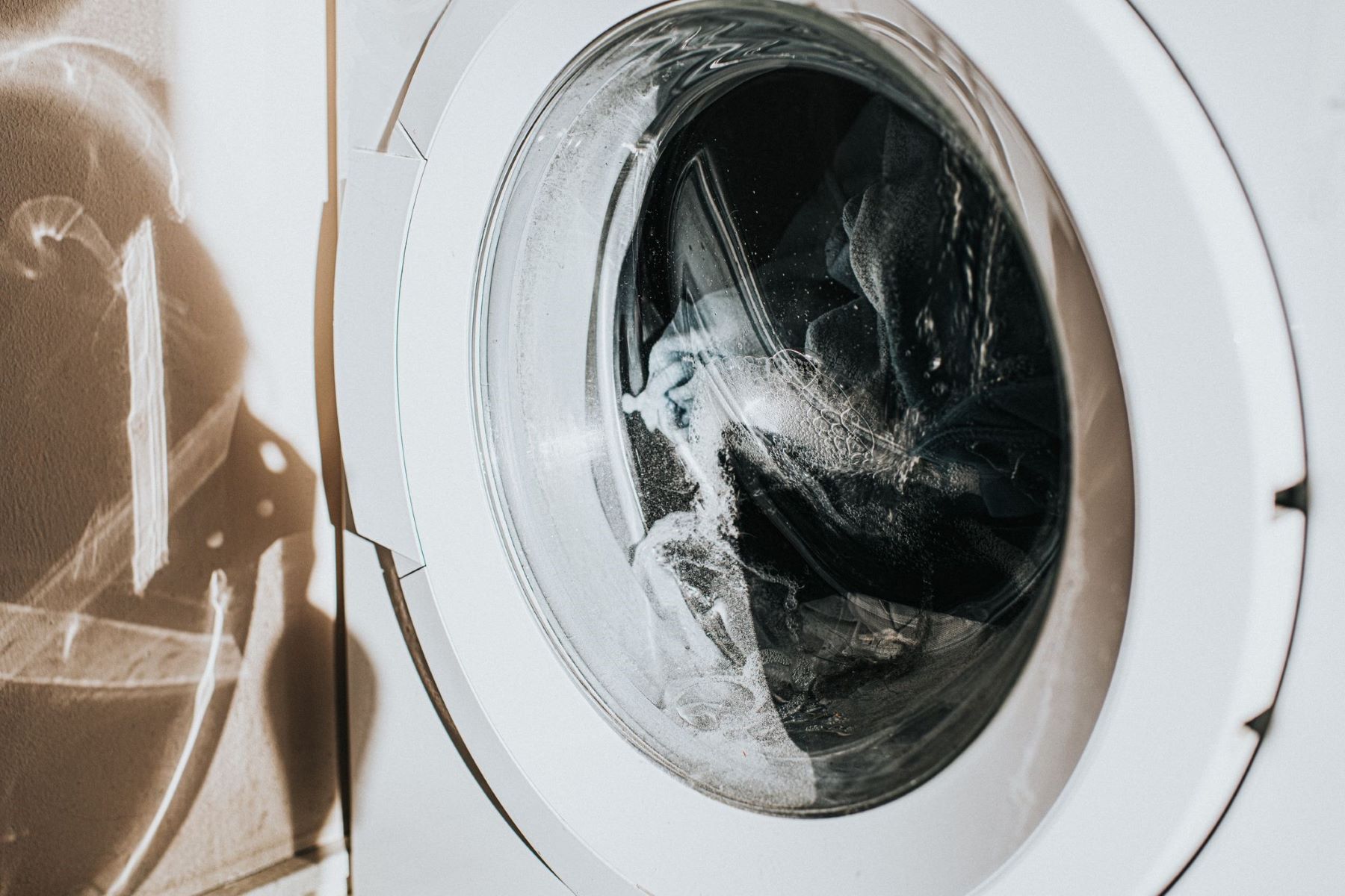 How Fast Does A Washing Machine Spin In Mph Storables