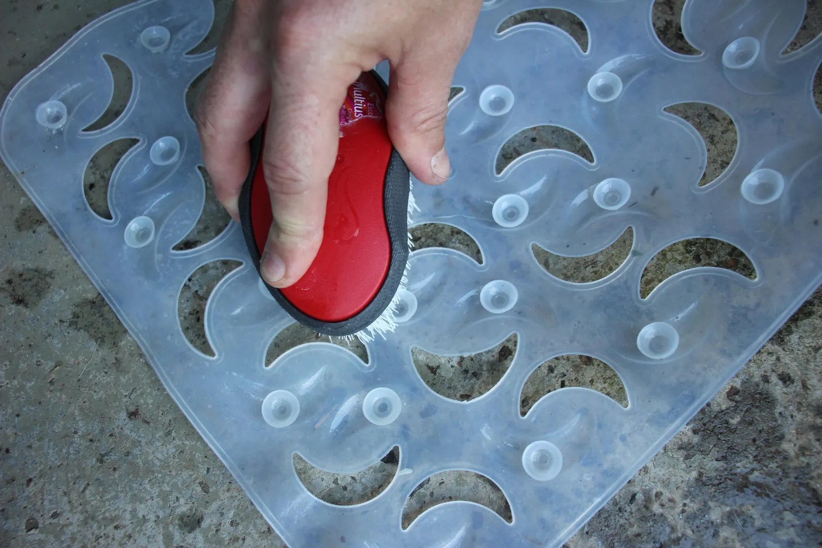 How To Clean A Bath Mat With Suction Cups Storables