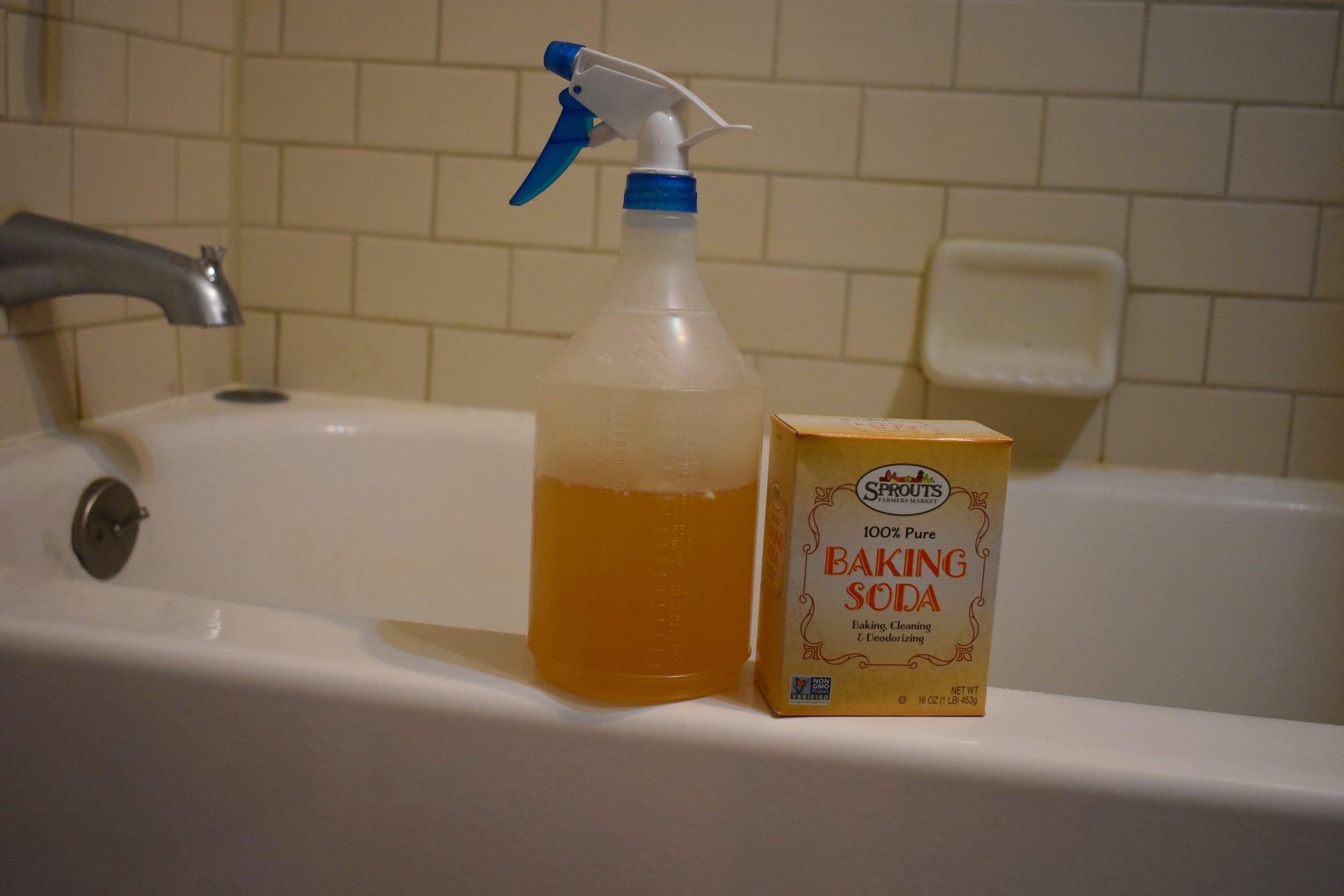 How To Unclog A Bathtub Drain With Vinegar And Baking Soda Storables