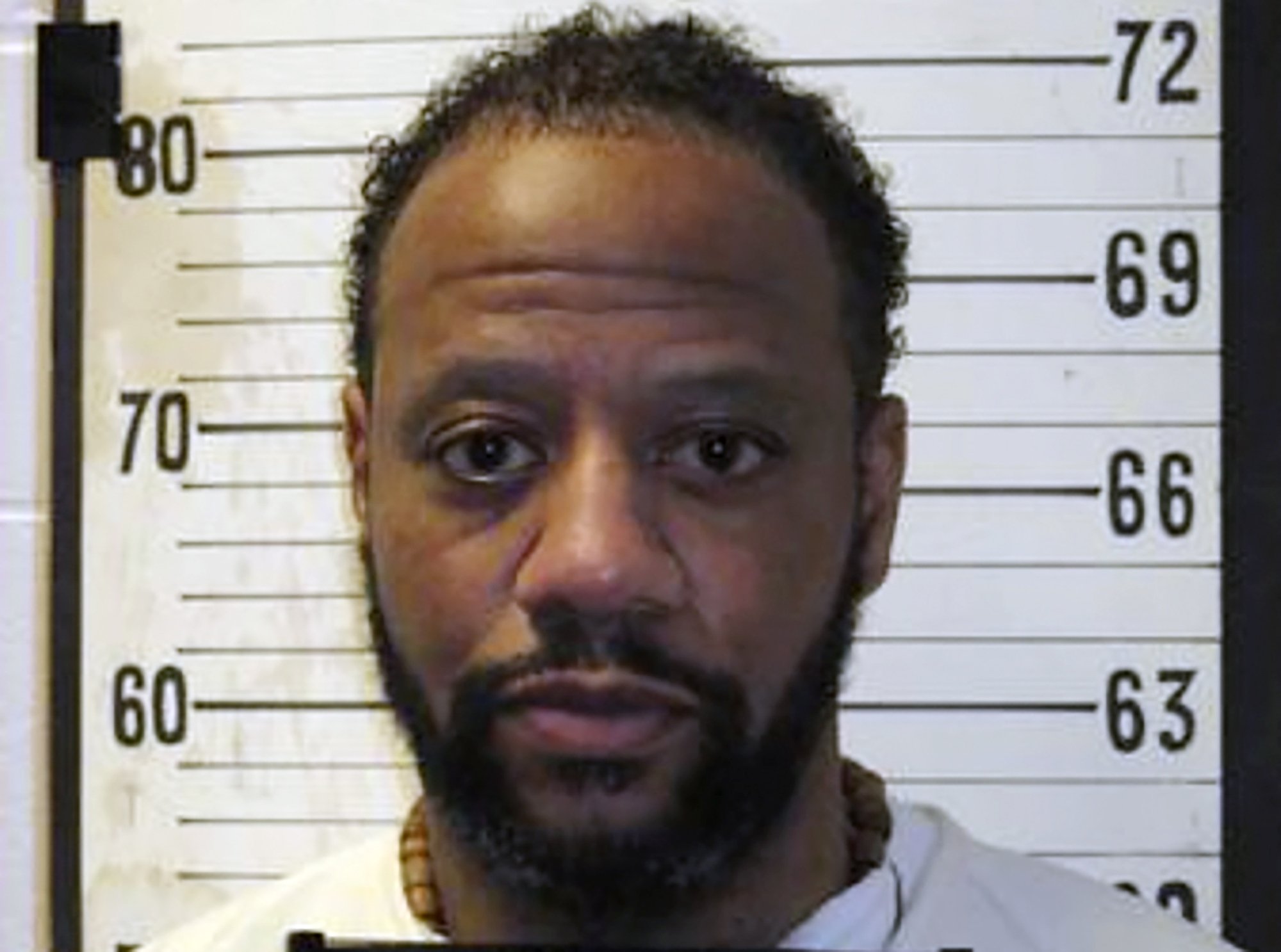 Tennessee inmate who claims innocence asks for clemency AP News