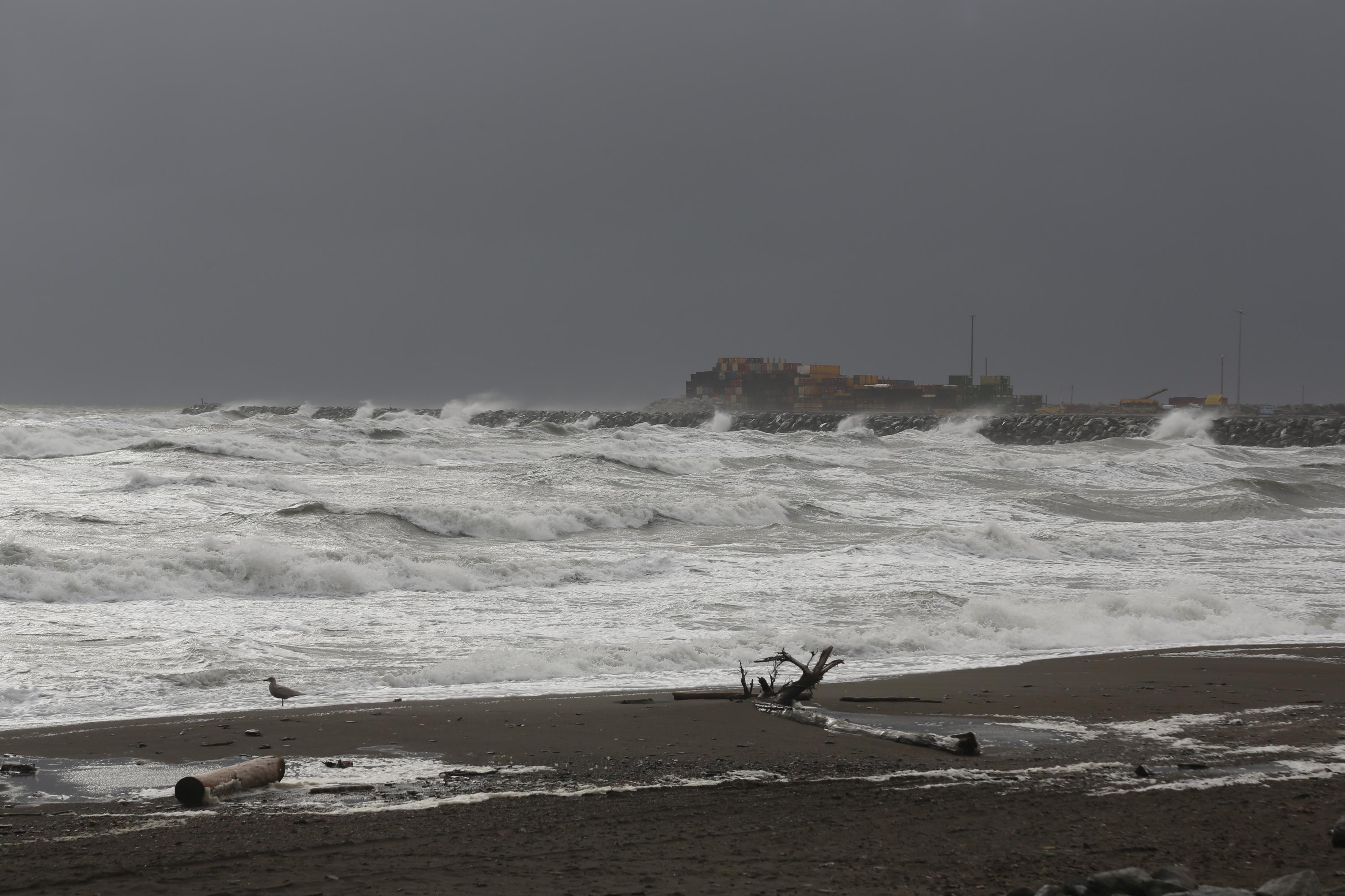Alaska braces for floods, power outages as huge storm nears AP News