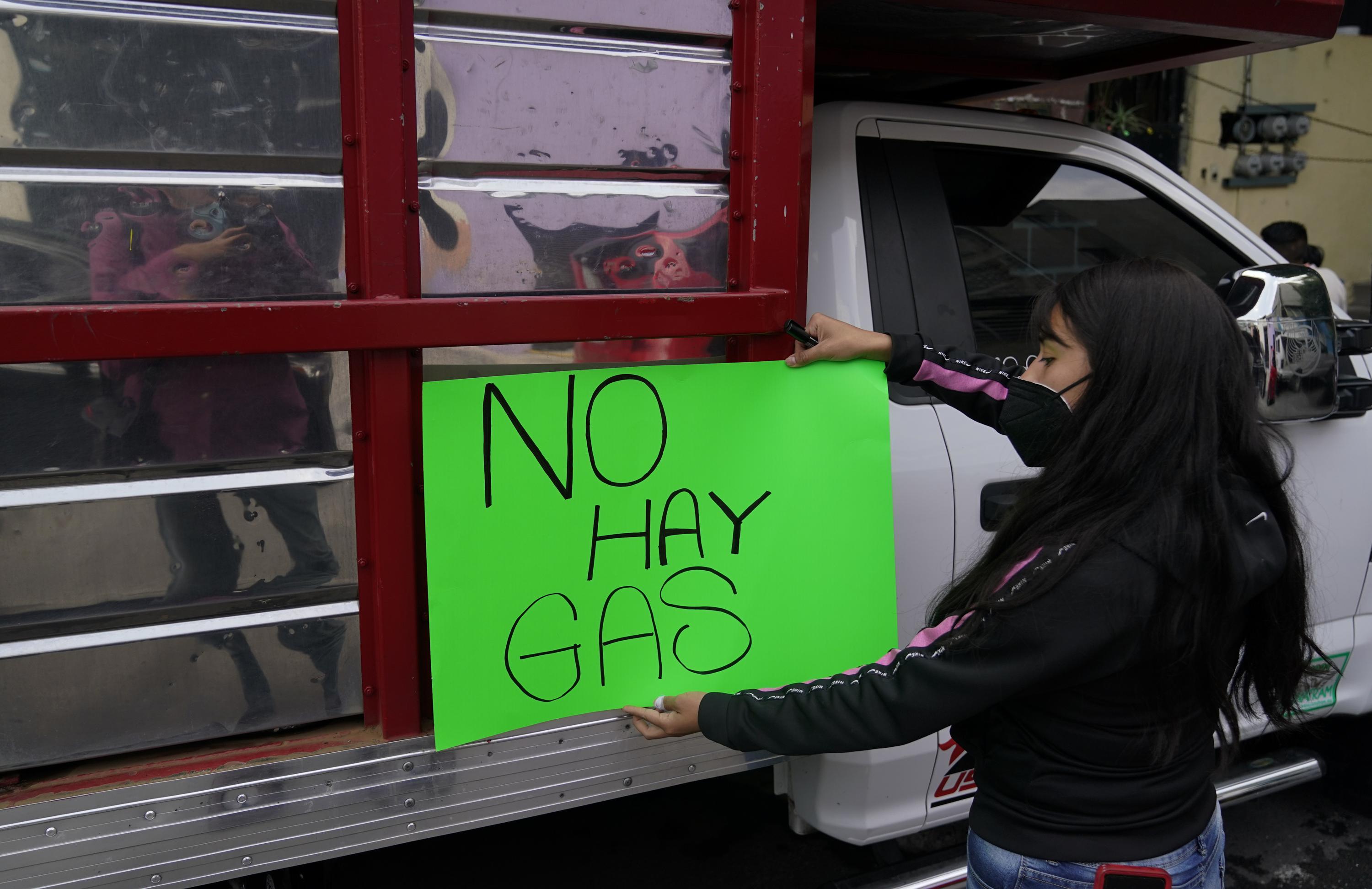 Mexico to call out national guard to protect gas trucks