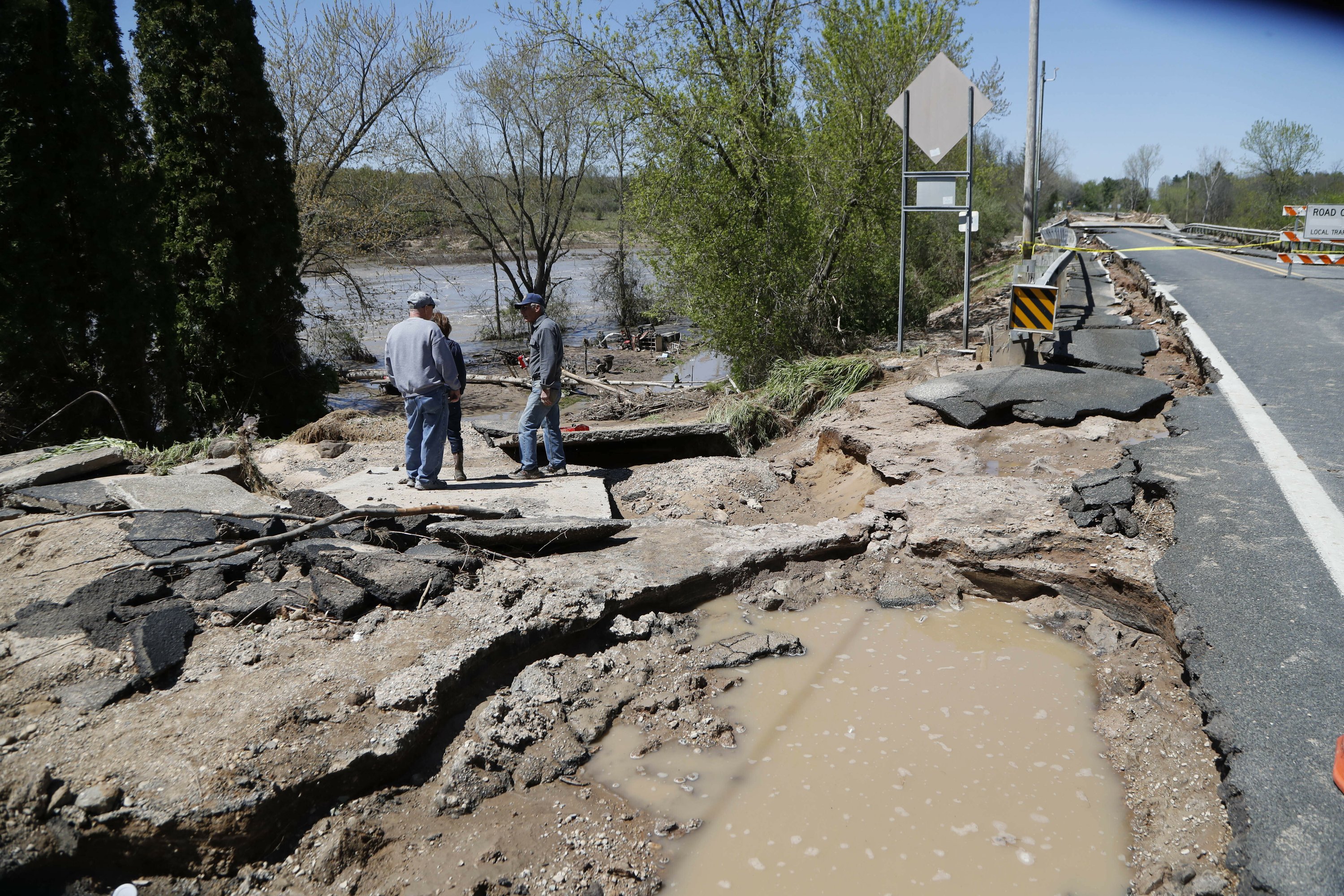 Trump Declares Emergency For Flooded Michigan Communities | Ap News