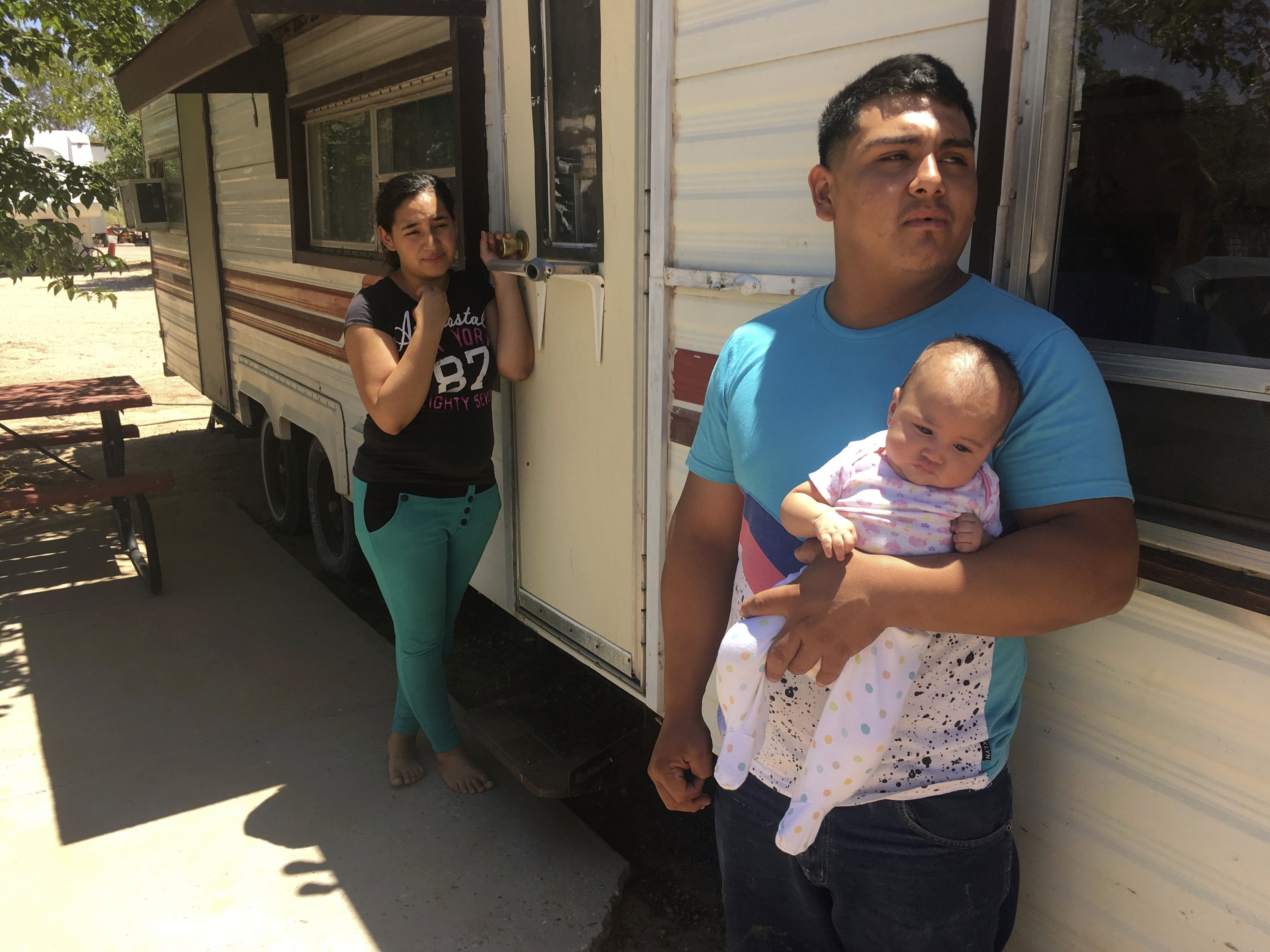 Report New Mexico back to 49th in nation in child poverty AP News