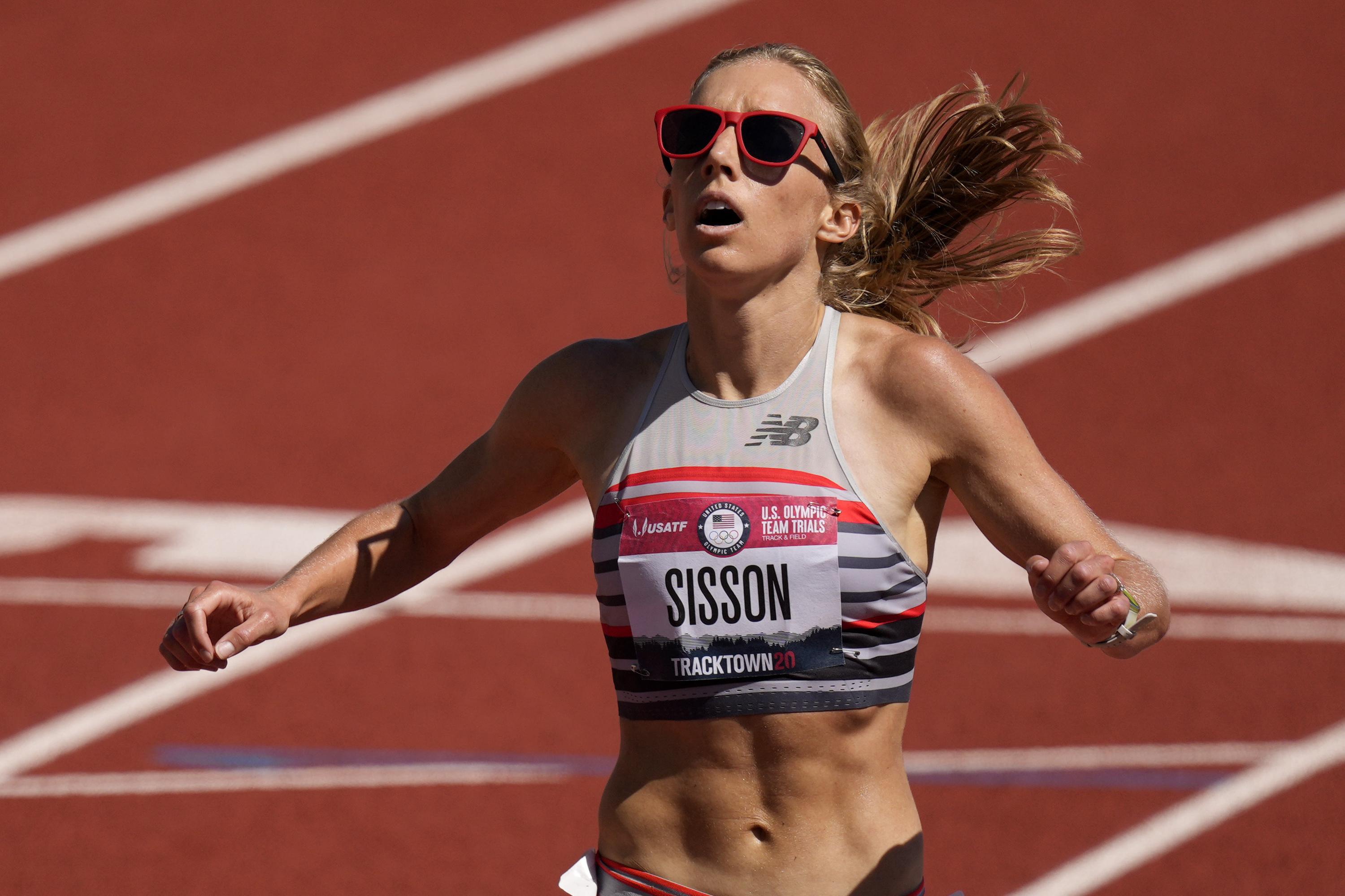 Cool running Sisson shines in heat to win 10,000 at trials