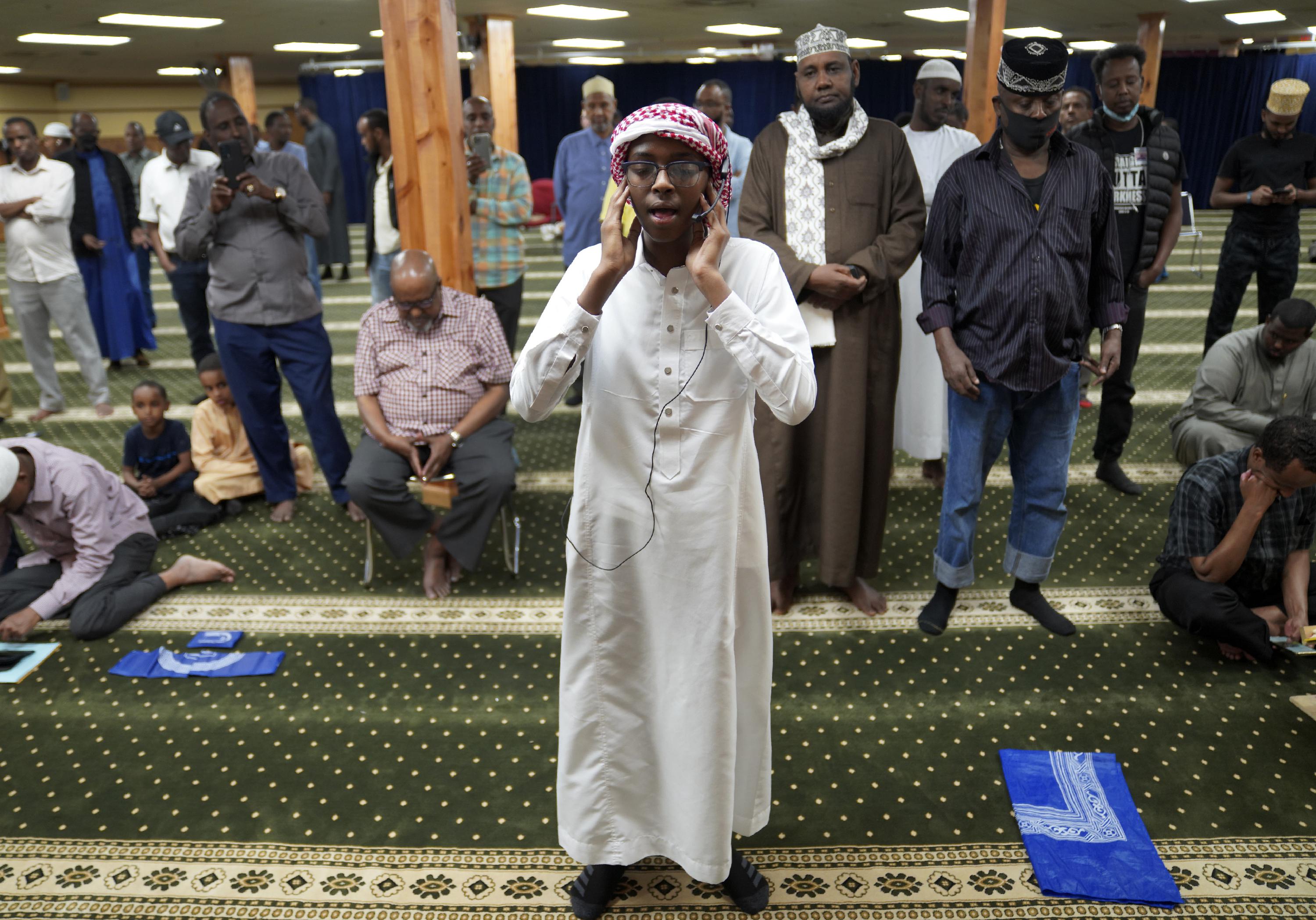 AUDIO Muslim call to prayer arrives to Minneapolis soundscape AP News