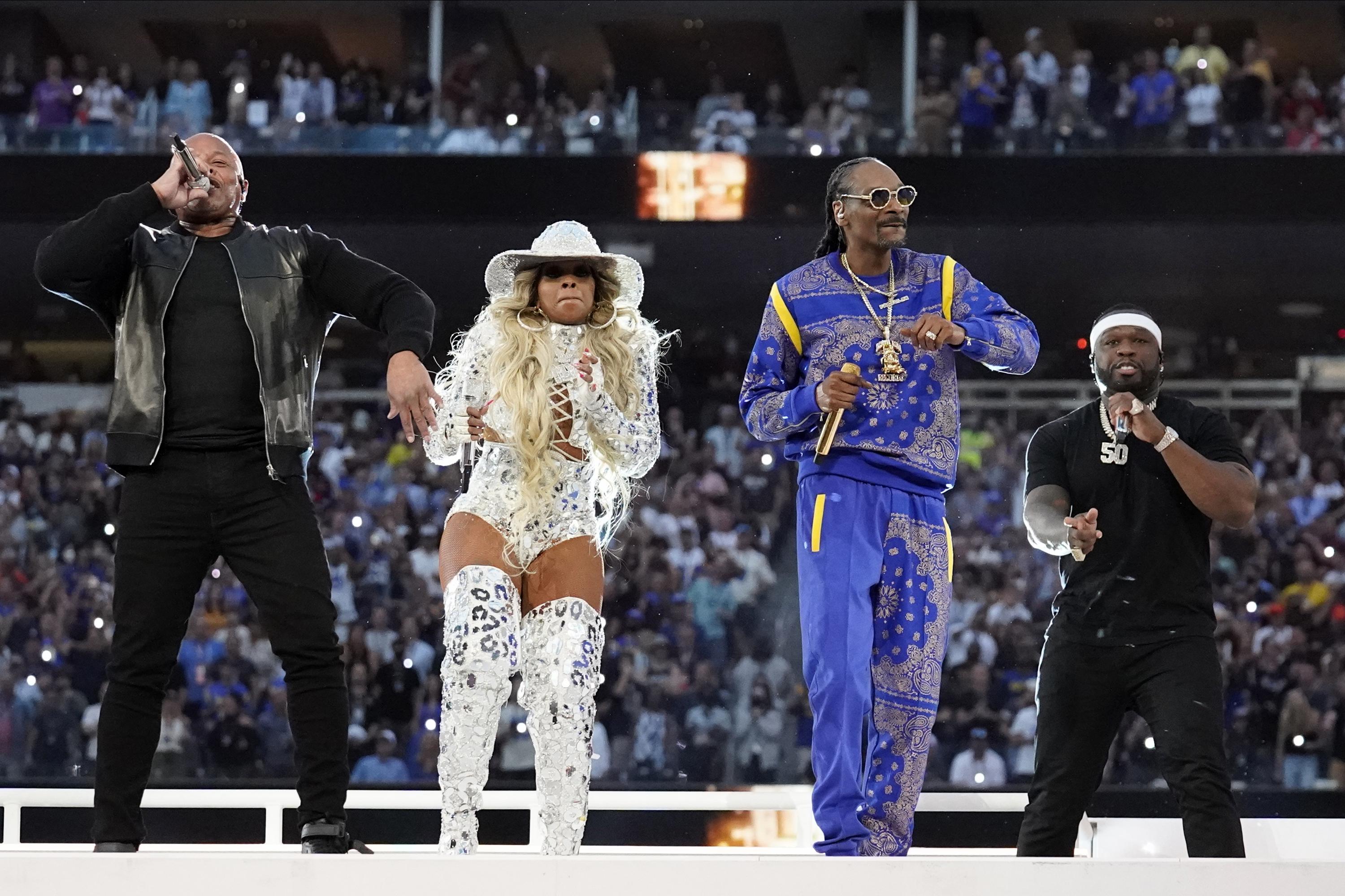 Halftime Review Dre, Snoop and friends deliver epic show AP News