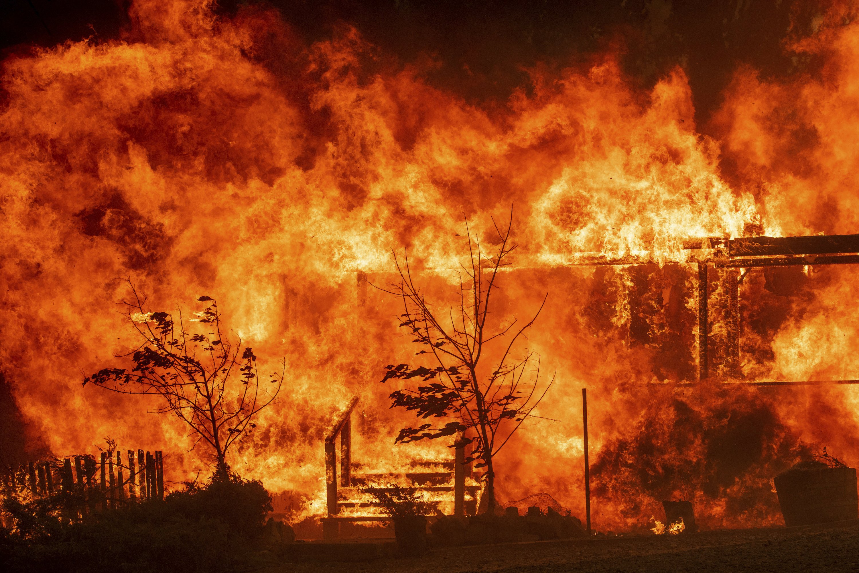 More than 1,000 homes torched in California wildfires