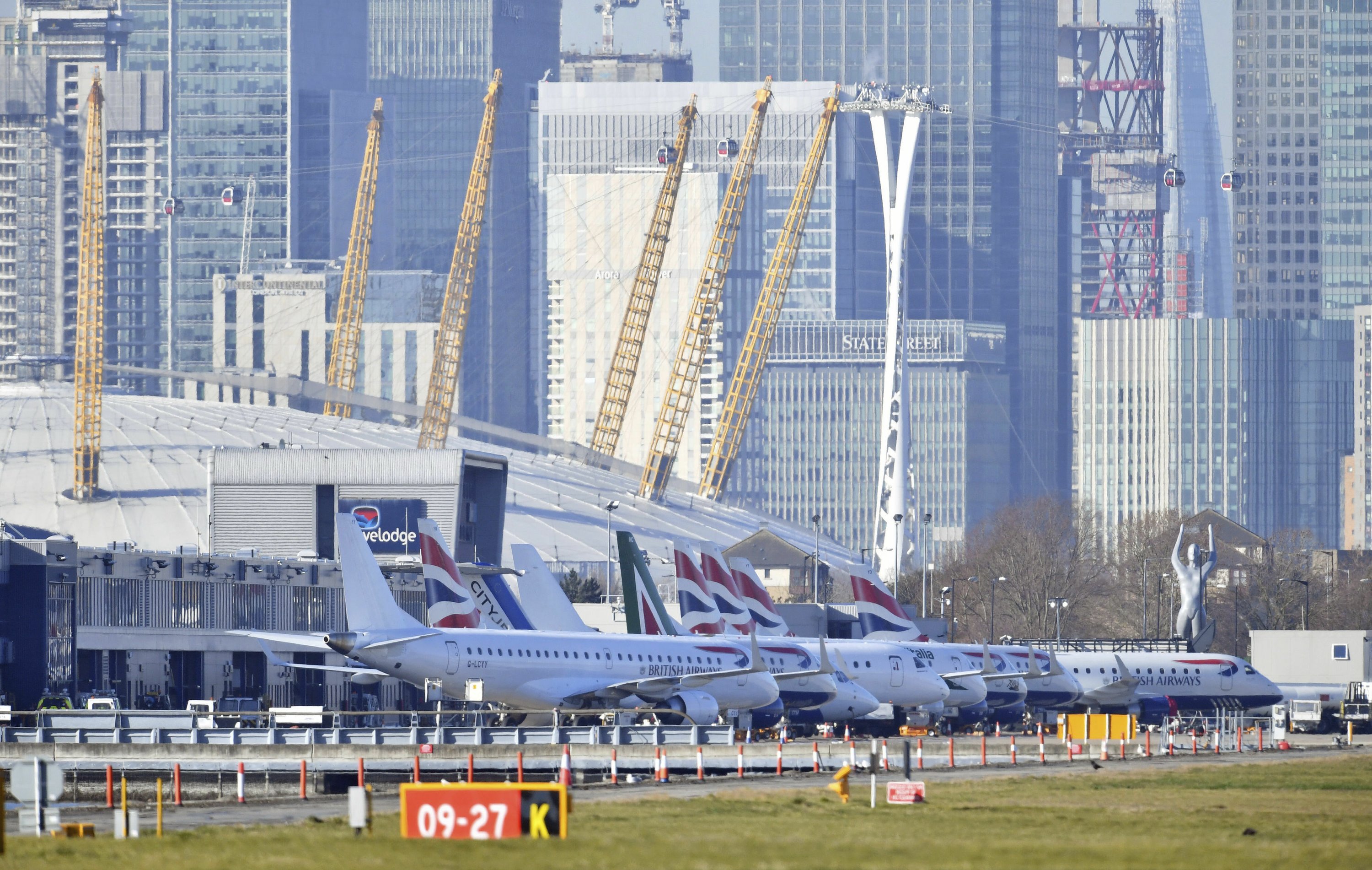London City Airport Shuts Down Due To Unexploded Wwii Bomb