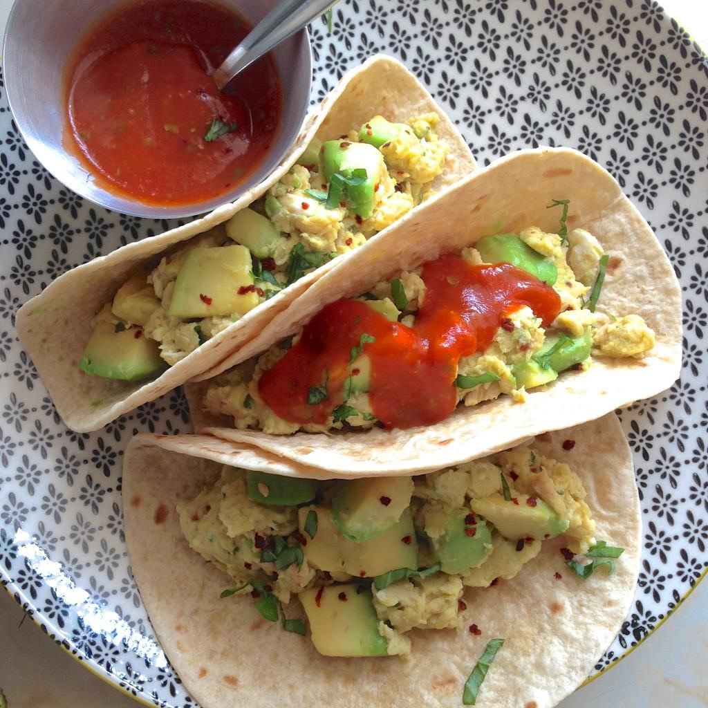 Taquitos de claras de huevo de 196.32 Kcal Receta fácil en la app Avena