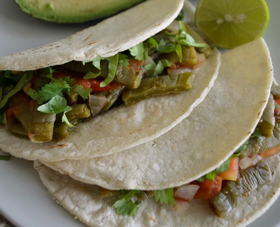 Tacos de nopal a la mexicana de 149.2 Kcal Receta fácil en la app Avena