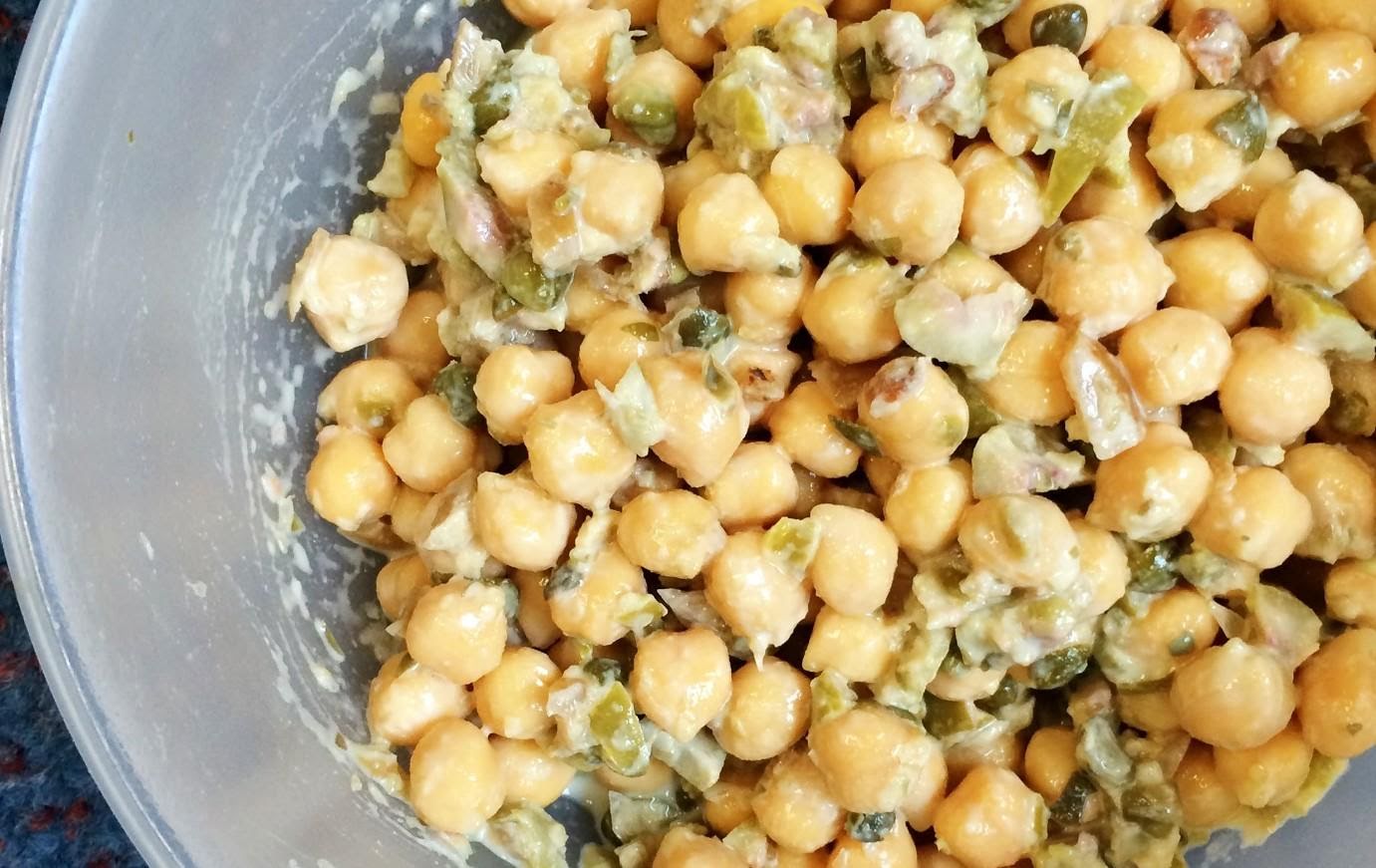 Garbanzos con aceituna y ricotta de 328 Kcal Receta fácil en la app Avena