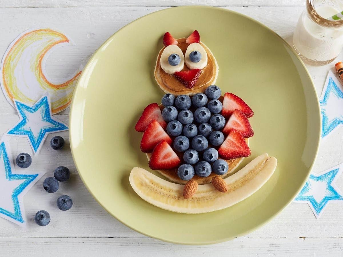 Peanut butter and berries rice cake de 231.6 Kcal Receta fácil en la