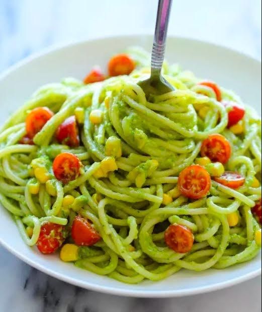 Spaghetti with avocado sauce de 299 Kcal Receta fácil en la app Avena