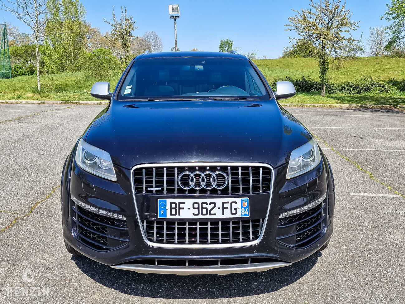 Benzin Audi Q7 V12 TDI 2010