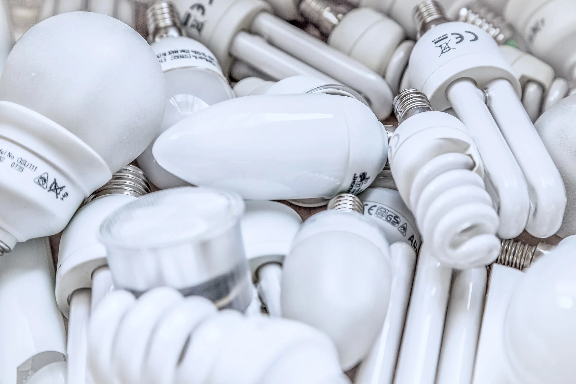 How to Recycle Light Bulbs Buildiro Magazine