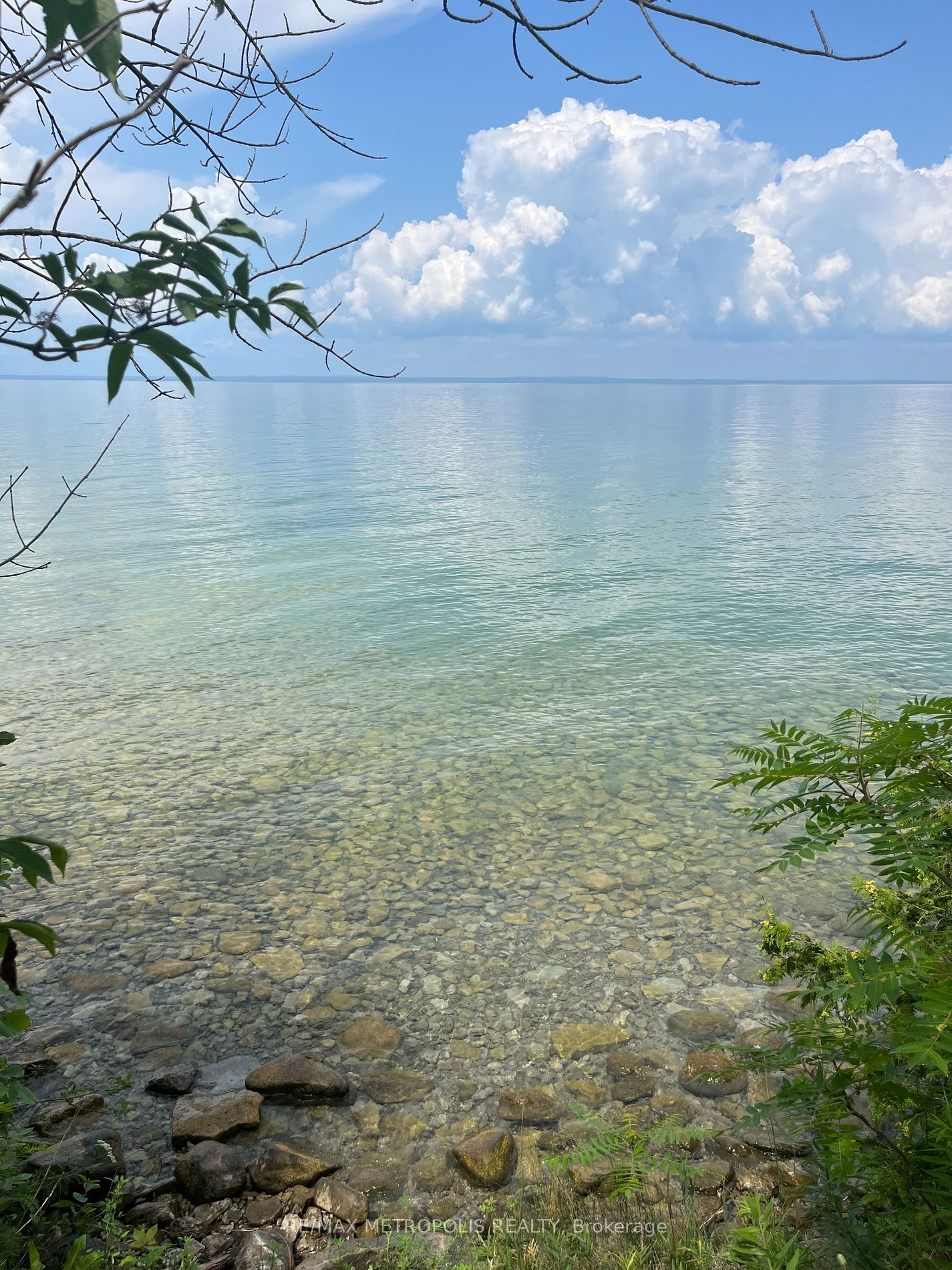 1507 Beaver Rd. MLS N8165554. Re/max Metropolis Realty