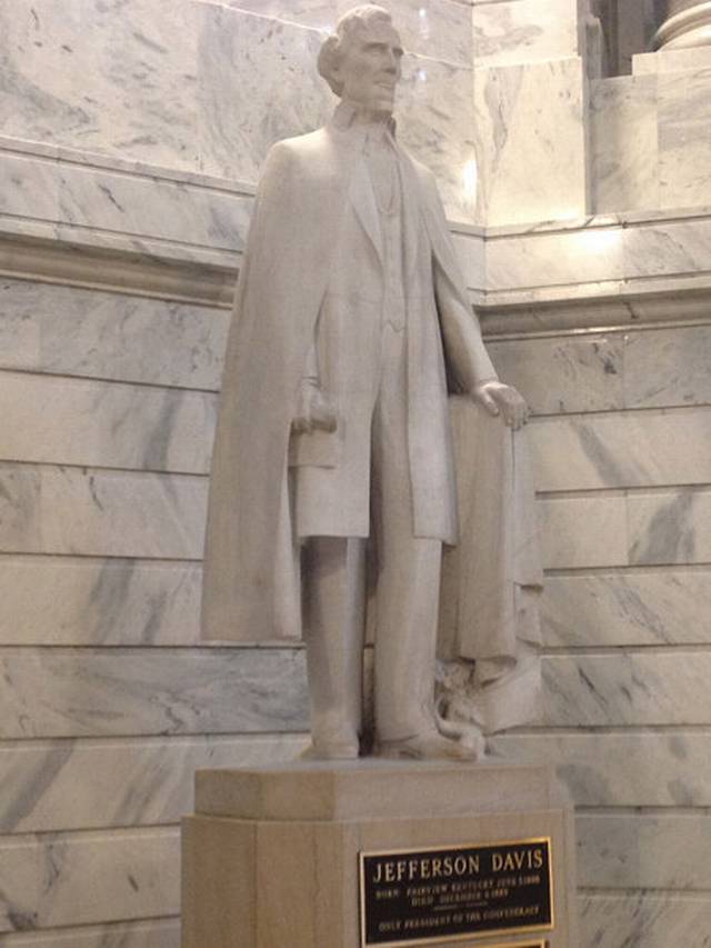 Jefferson Davis Statue at the Kentucky State Capitol Clio