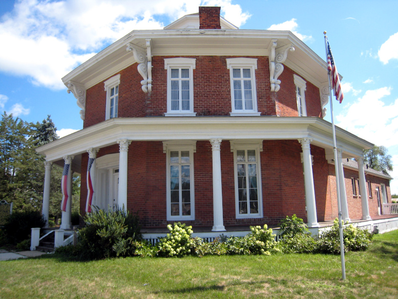 Loren Andrus Octagon House Clio