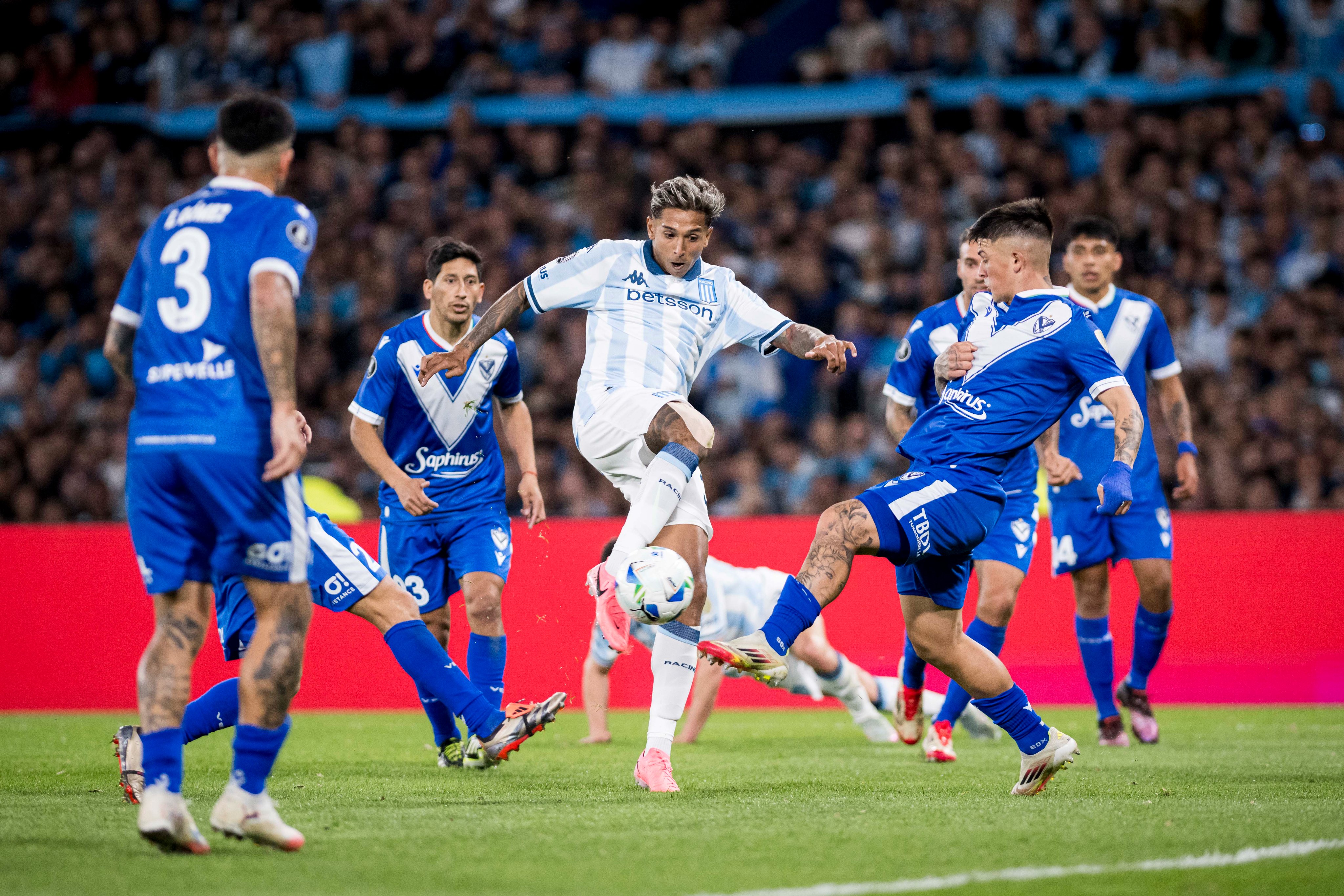 Racing le ganó a Vélez 10 en la vuelta y es semifinalista de la