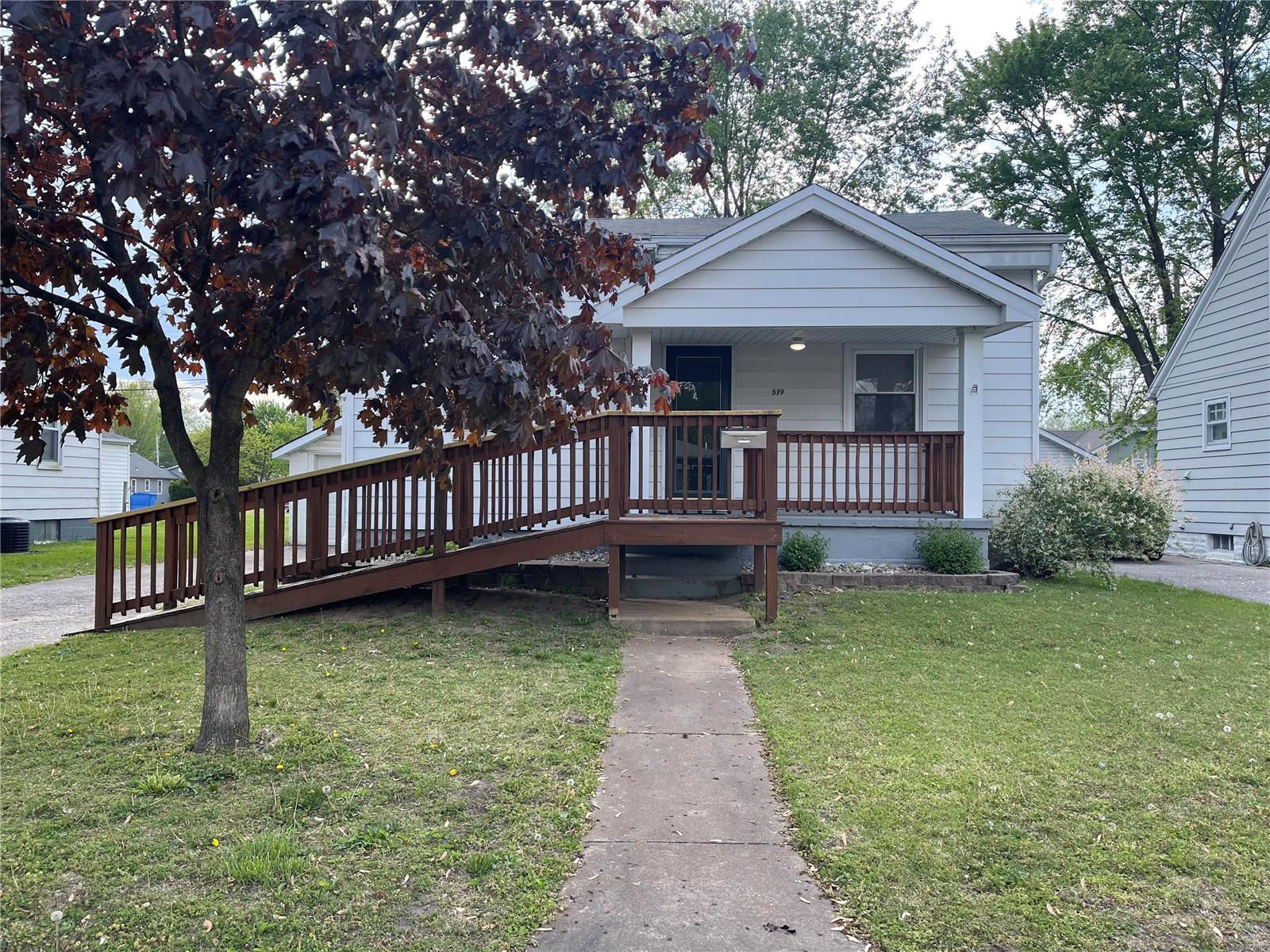 519 Lincoln Avenue, East Alton, IL 62024 is now new to the market