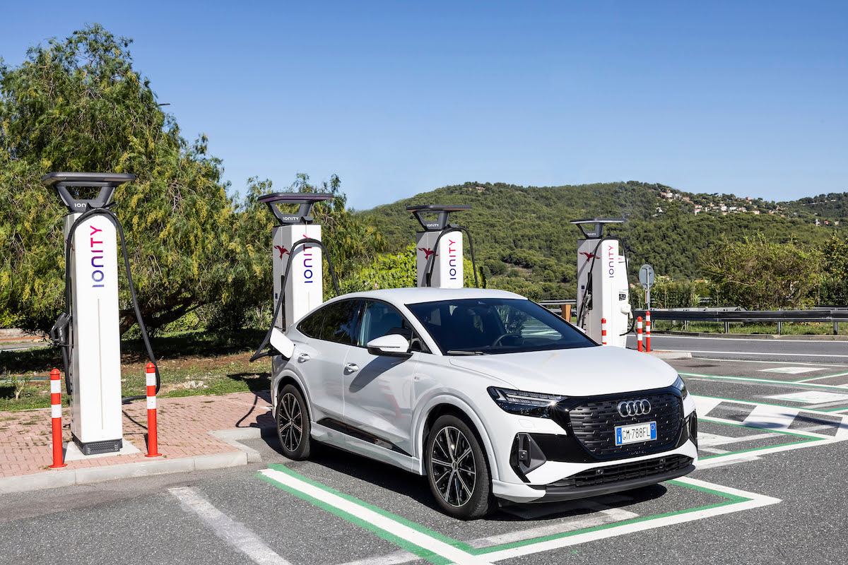 Audi Plug & Charge, la ricarica senza app o schede su Q4 etron Tech