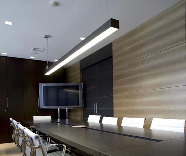 Perfil Linear de LED 35x67 80W 240cm 4000K 7200lm