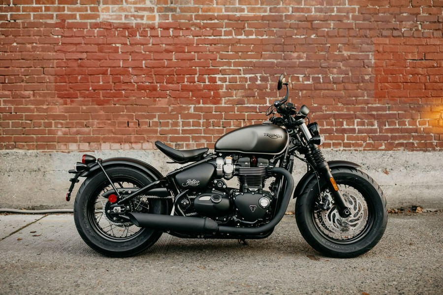 2020 Triumph Bonneville Bobber Black Matte Ironstone/Matte Black for