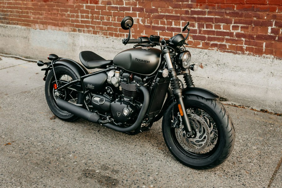2020 Triumph Bonneville Bobber Black Matte Ironstone/Matte Black for