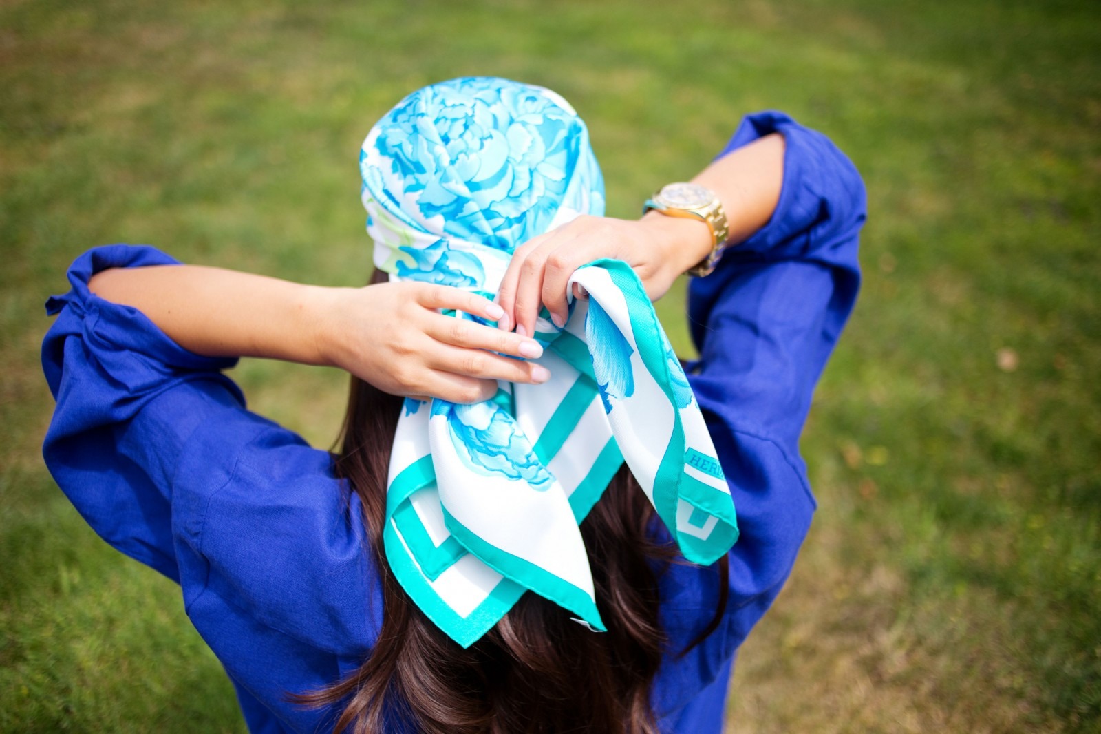 How to tie a Head Scarf. Part One Peony Lim