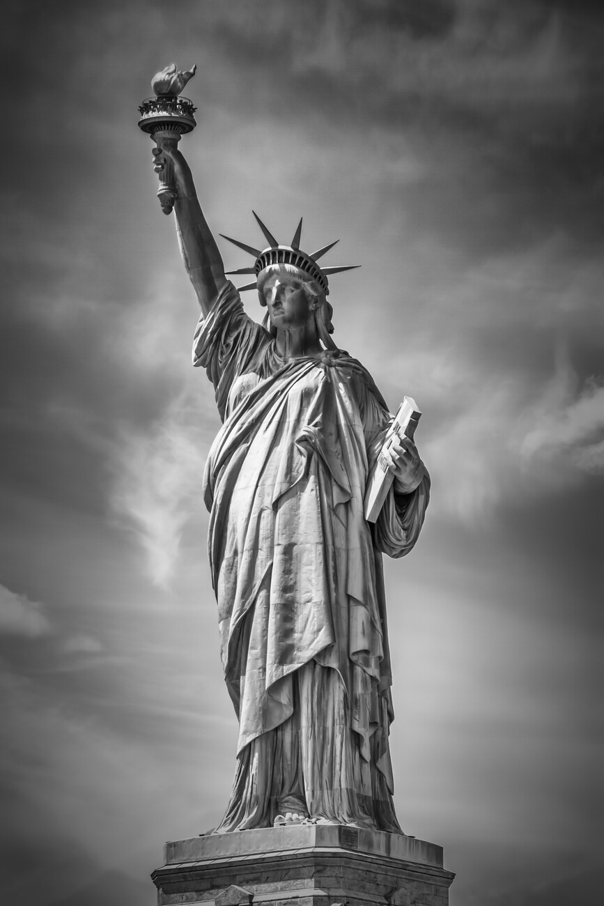 Statue Of Liberty Black And White Wallpaper