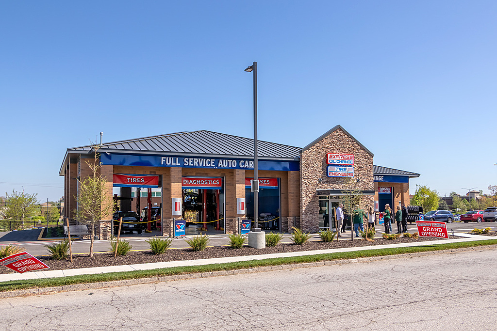 Express Oil Change & Tire Engineers Olathe Olathe, KS 66061 Auto Repair