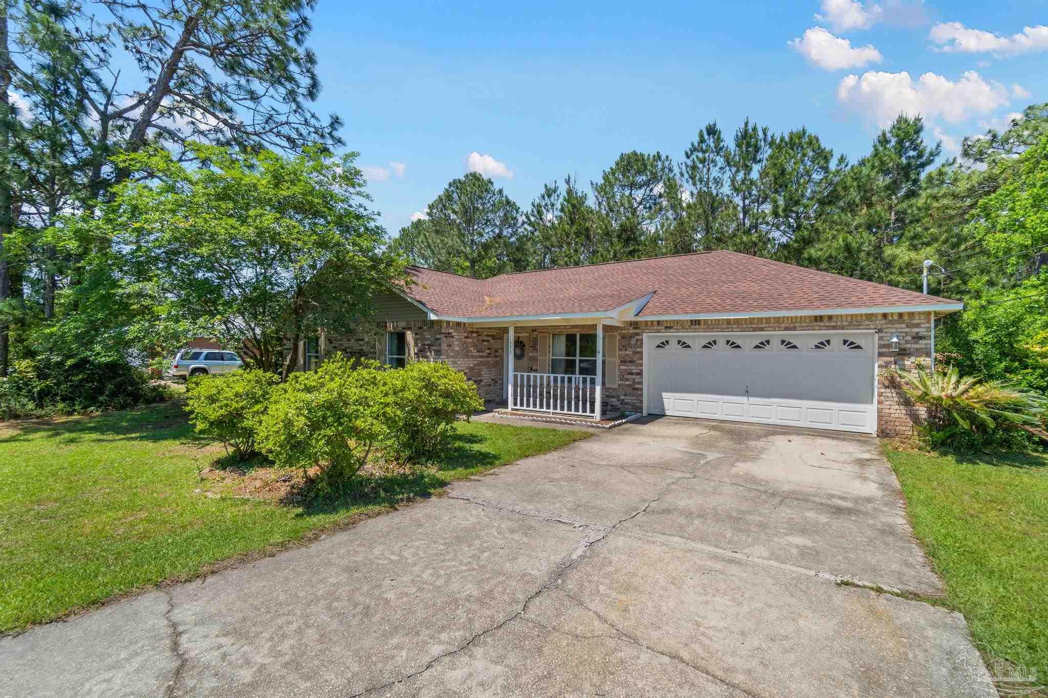 1993 Bayou Dr, Navarre, FL 32566