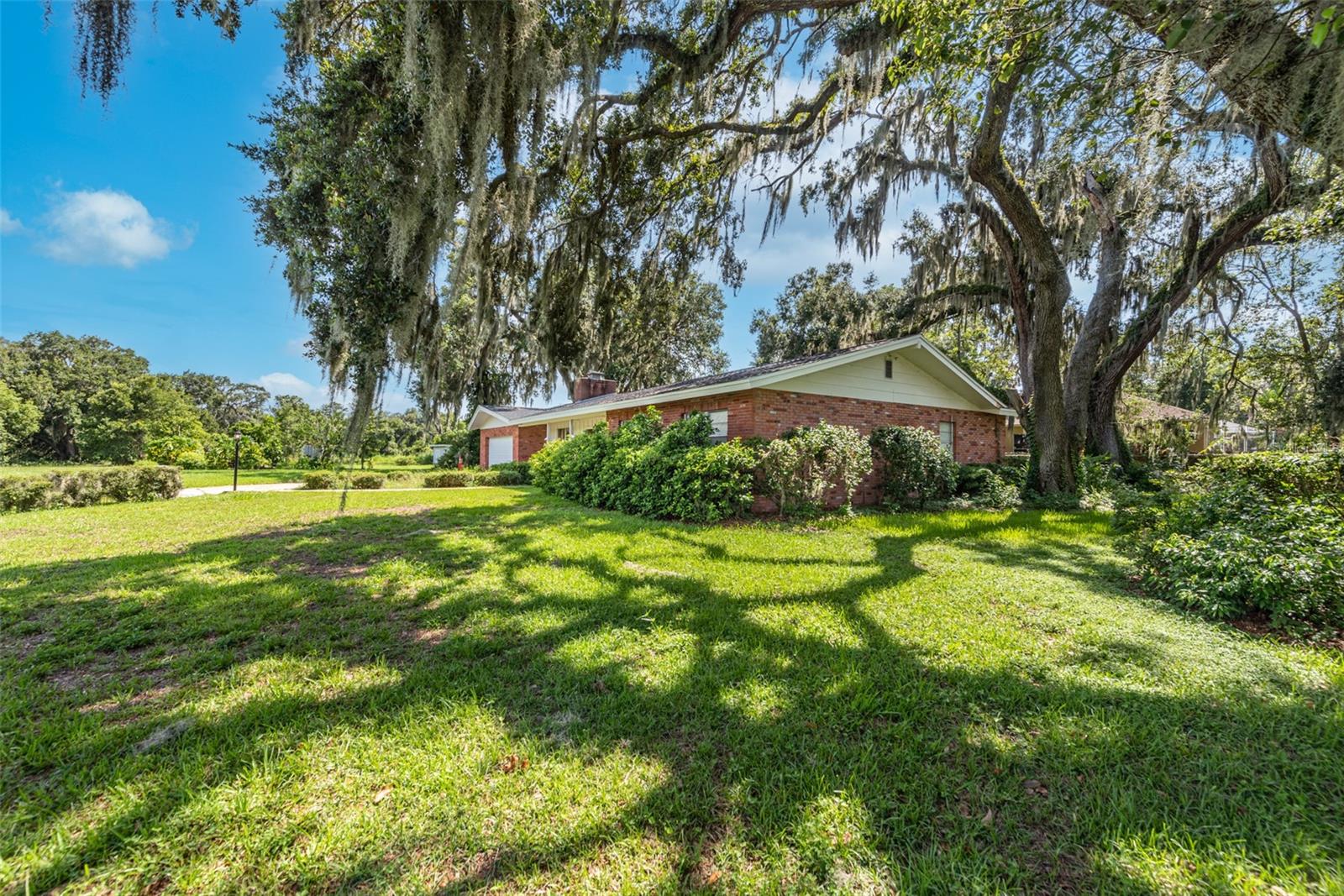 515 W Windhorst Road, Brandon, FL 33510