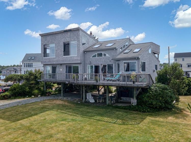 23 Shore Dr, Mattapoisett, MA 02739