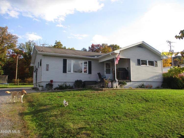 1518 Reservoir Rd, Hollidaysburg, PA 16648